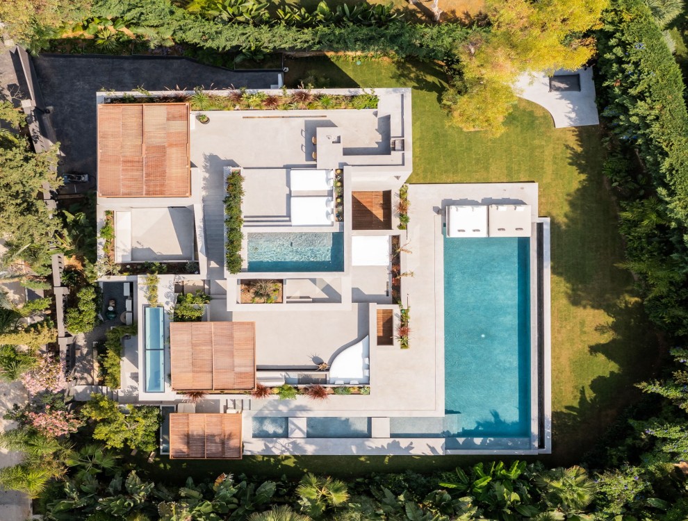 Luxury retreat in Marbella with stunning ocean views: Villa Malua in Los Monteros