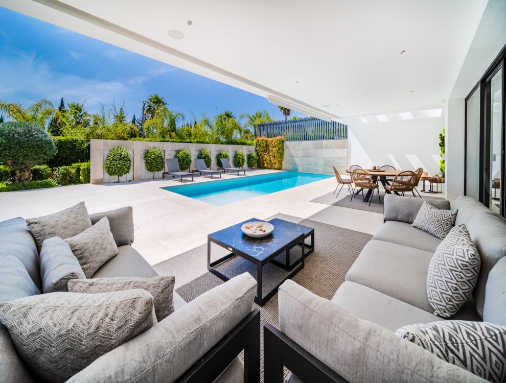 Luxurious Modern Villa in Altos de Puente Romano Marbella – Golden Mile