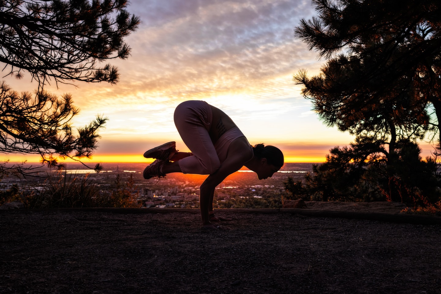 Tonight’s the night. Two spots just opened for Erica’s final class at House of Flow 🕯️ 📍 Tonight, Friday Dec 19 | 6:00pm A 90-minute all-levels flow with @ericachenyoga , followed by a soundbath and cupcakes as we gather one last time in this space. This practice is a closing circle. A chance to move, breathe, and be together with the community that shaped House of Flow from the beginning. Stay after for cake, conversation, and a shared moment of gratitude. Not a goodbye. A thank you. Link in bio. 📸 @granthenrymedia