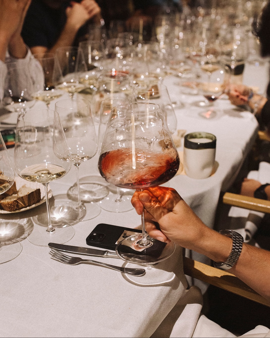 Entre viñedos, gastronomía y vino.
Este 27 de mayo, recibimos a Bodega Cruz de Alba para una noche especial en Marbella. Link de reserva en bio. - Amongst vineyards, fine dining and wine.
On 27 May, we’ll be welcoming Bodega Cruz de Alba for a special evening in Marbella. Link in bio for reservation.