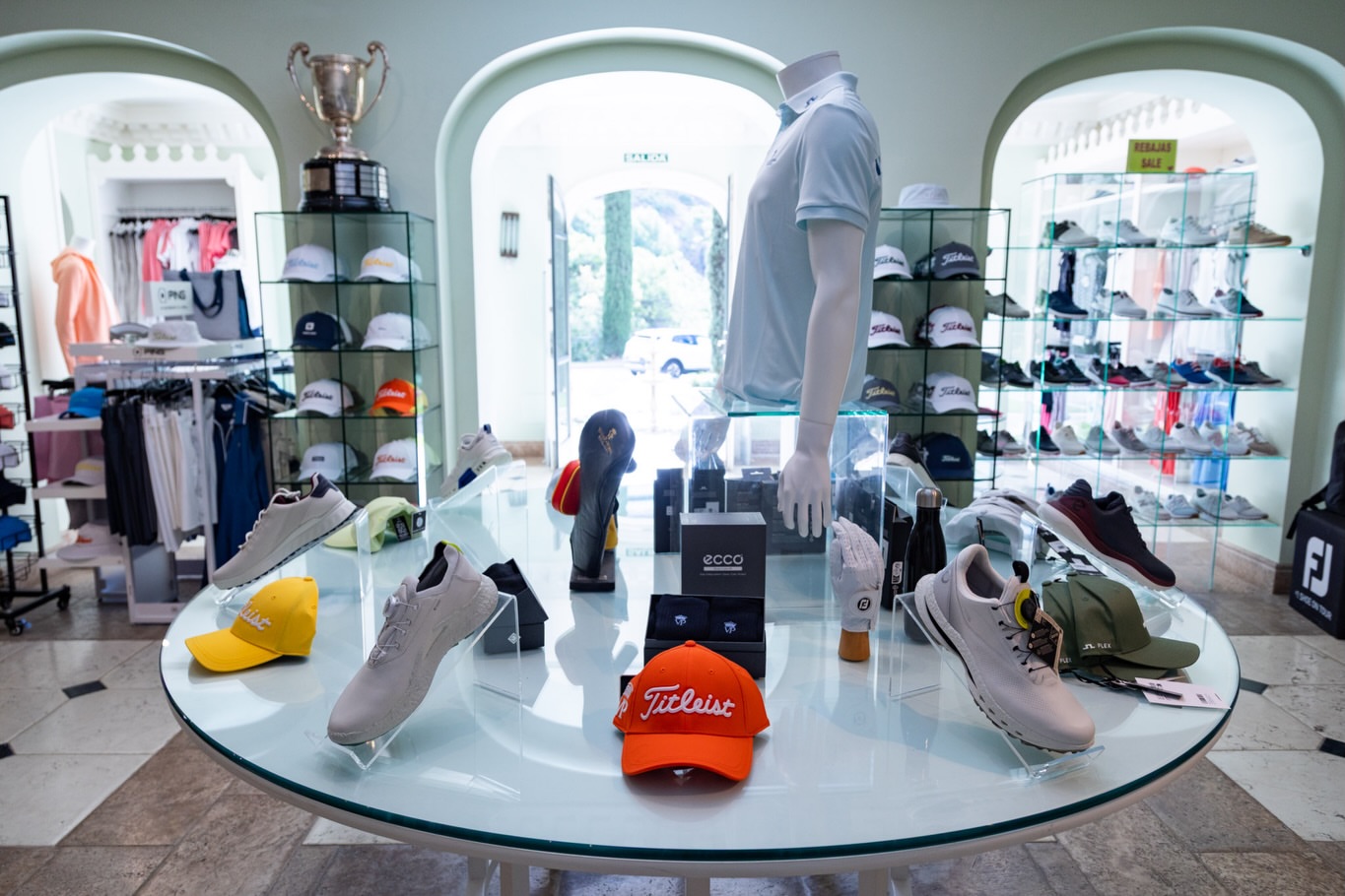 A new season of style has arrived at Villa Padierna Golf Club. Discover the latest collections at Boutique by Alicia and our Pro Shop — from elegant fashion pieces and accessories to all your golf essentials. We look forward to welcoming you in store. #VillaPadiernaGolfClub #BoutiqueByAlicia #ProShop #GolfLifestyle #LuxuryGolf