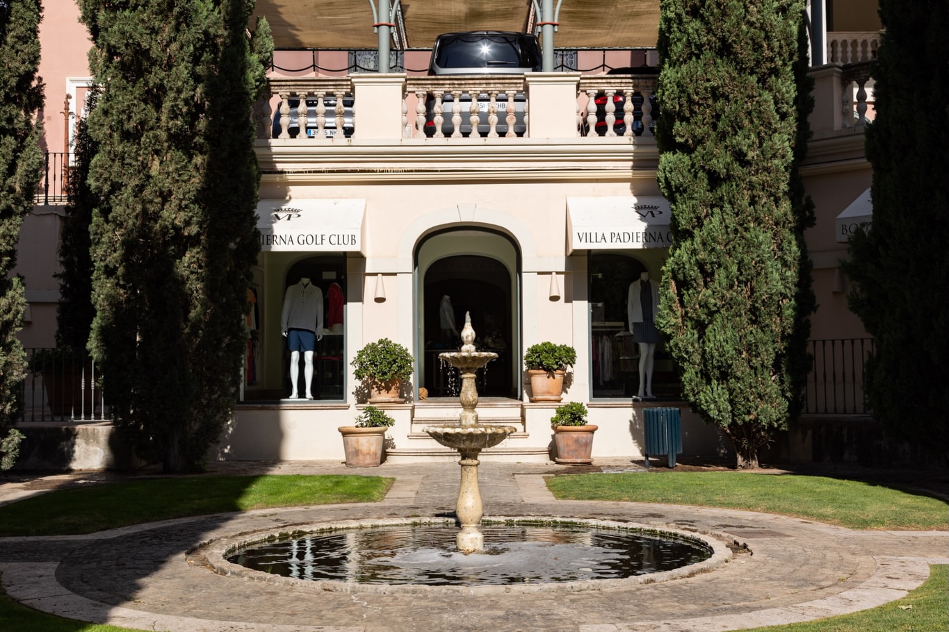 A new season of style has arrived at Villa Padierna Golf Club. Discover the latest collections at Boutique by Alicia and our Pro Shop — from elegant fashion pieces and accessories to all your golf essentials. We look forward to welcoming you in store. #VillaPadiernaGolfClub #BoutiqueByAlicia #ProShop #GolfLifestyle #LuxuryGolf