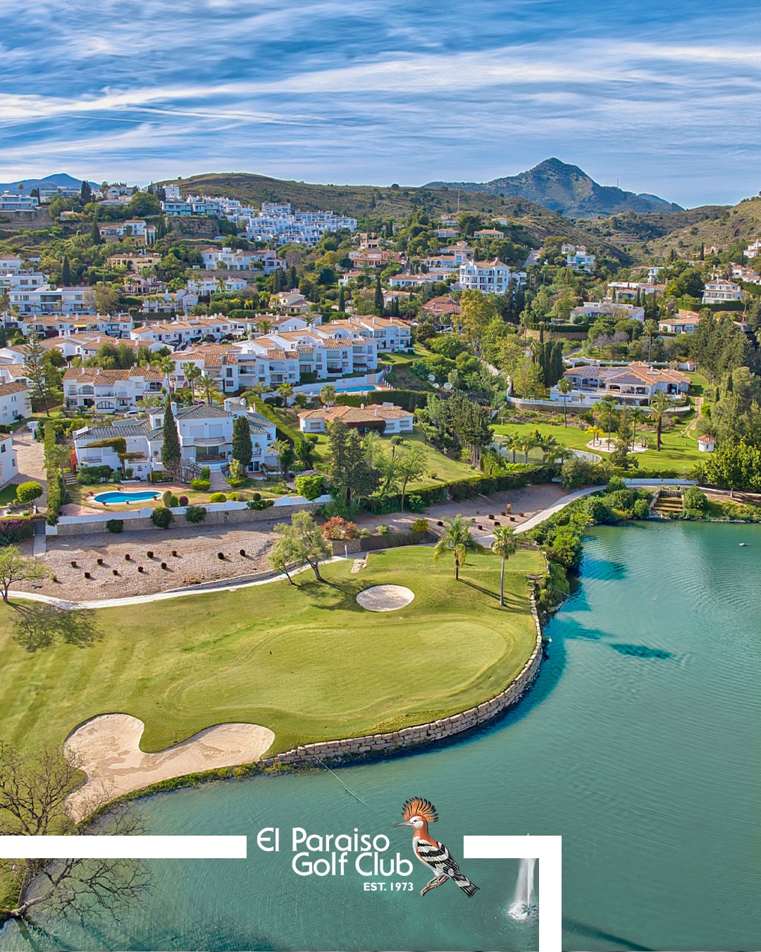 Beauty and challenge, combined in a single shot 🏌️⛳️ From above, Gary Player’s design makes even more sense: fairways demanding precision, perfectly placed bunkers and the water guarding the green. A course designed for maximum enjoyment and testing your best strategy!