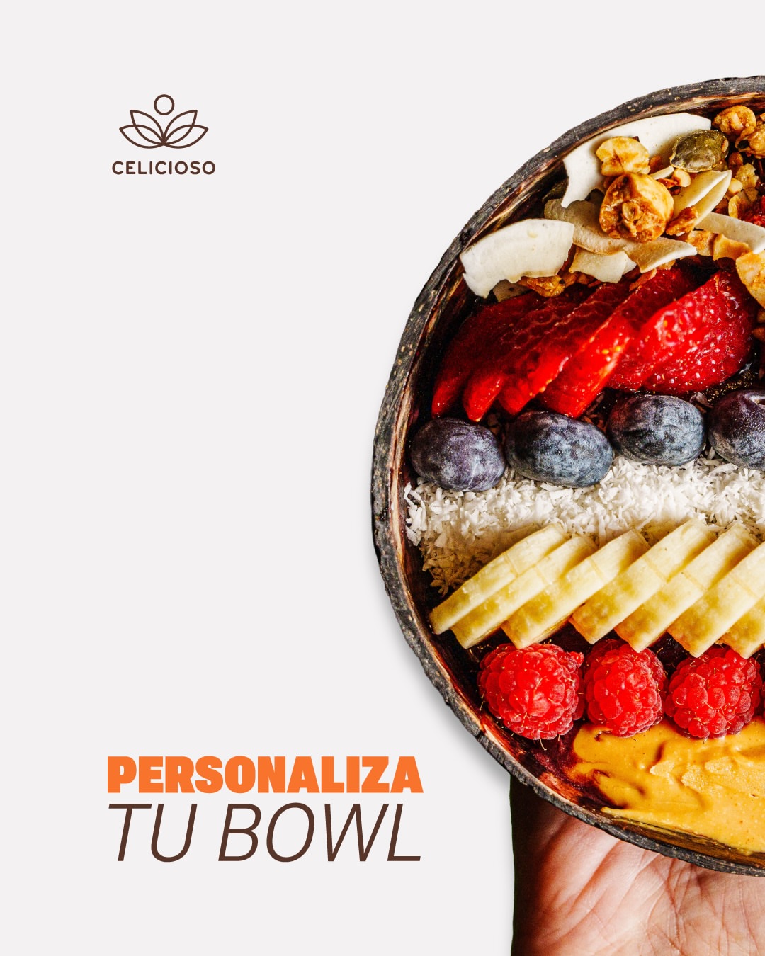 Nuestro bowl es un lienzo en blanco esperando tu combinación favorita: desde la intensidad del Matcha hasta la energía del Açai, coronado con la frescura de la fruta de temporada y superalimentos. 🍓🌿 Desliza para descubrir cómo diseñar tu combinación perfecta. - Our bowl is a blank canvas waiting for your favorite combination: from the intensity of Matcha to the energy of Açai, topped with seasonal fresh fruit and superfoods. 🍓🌿 Swipe to discover how to design your perfect bowl.
