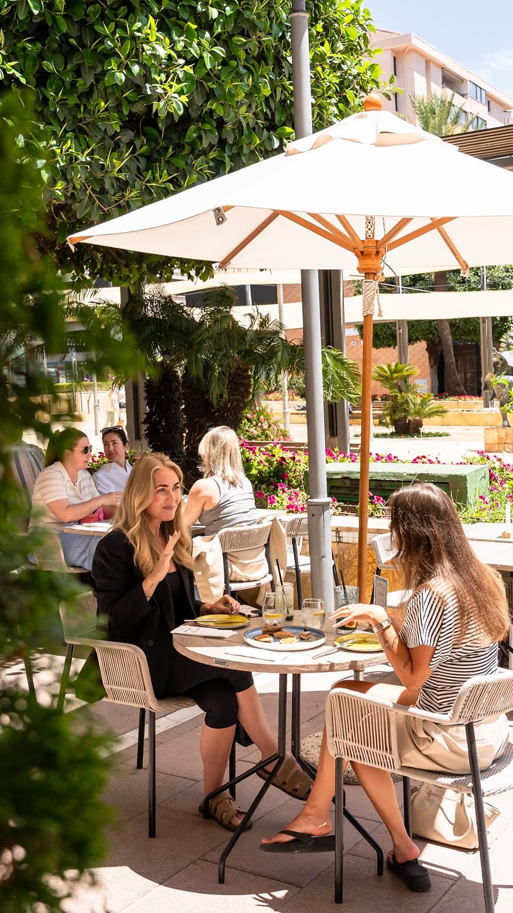 This is what lunch in Marbella should feel like. Blue skies and palm trees🌴, food inspired by nature 🌿 and friends who make you forget to check your notifications. Find us in the heart of Marbella. 🤍 #HealthConsciousFood #HealthyMarbella #MarbellaLife #InspiredByNature #MarbellaRestaurant