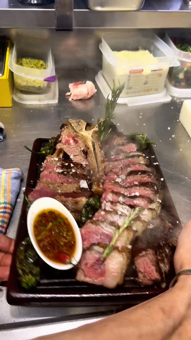 🇬🇧 If you know, you know This is real steak 🇪🇸 Si sabes, sabes Esto es carne de verdad 🔥 No shortcuts. Just fire Brasas Steakhouse Marbella 📍 Old Town, Marbella� 🥩 Steak · Tapas · Wine� 👉 Reserva tu mesa 📞 +34645957938 ------------------------------------------- #BrasasMarbella , #Marbella , #OldTownMarbella , #MarbellaRestaurant , #MarbellaDining #SteakhouseMarbella , #MarbellaFood , #VisitMarbella , #CostaDelSol , #MarbellaLifestyle